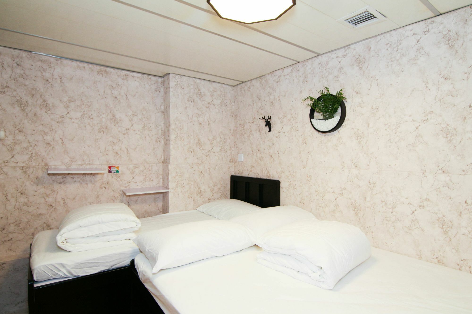Cozy Inn Jordan Station Hong Kong Exterior photo