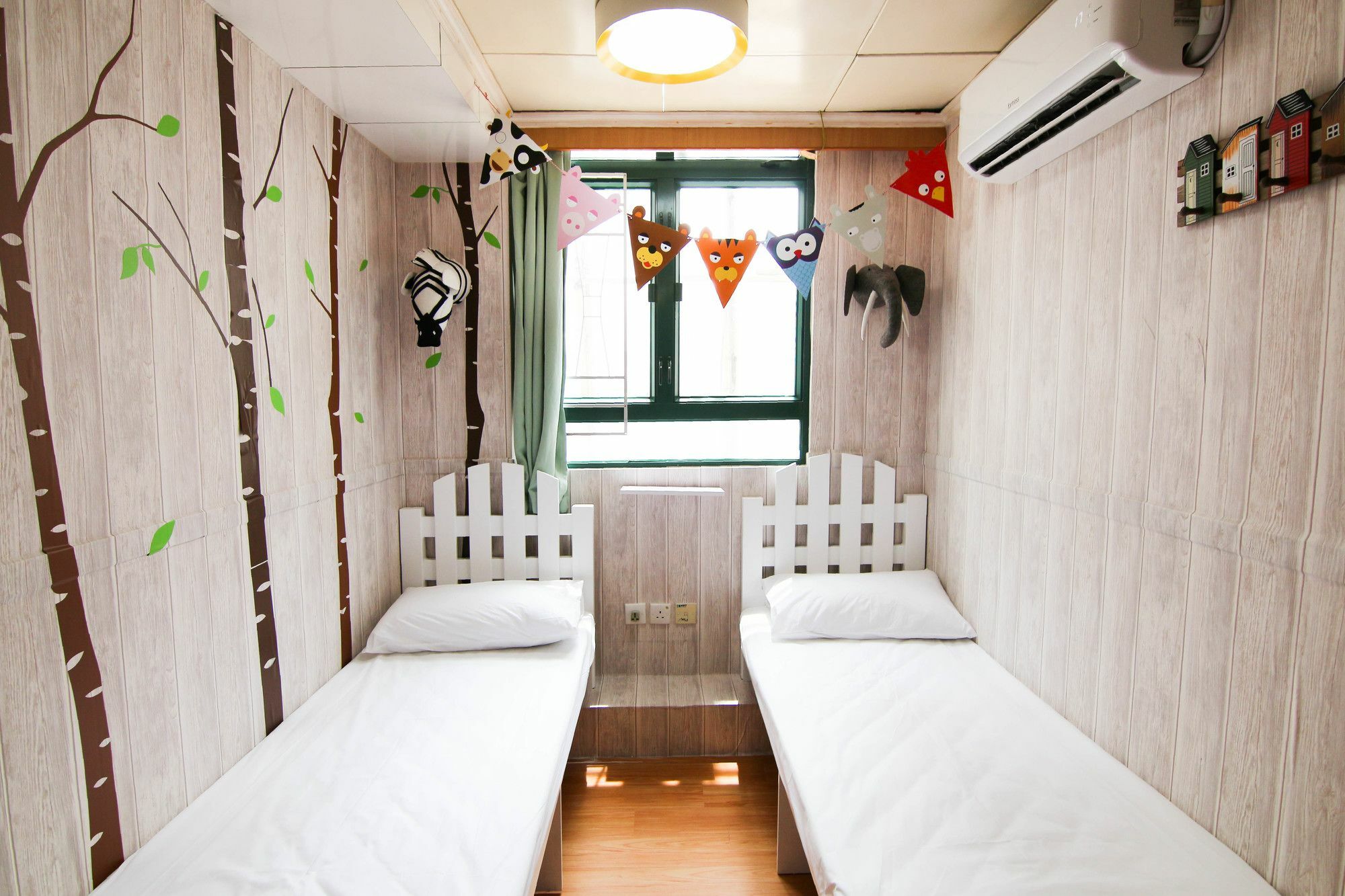 Cozy Inn Jordan Station Hong Kong Exterior photo